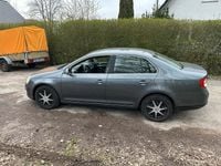 Gebraucht VW Jetta 102 PS (75 kW) 2007 Grau Limousine