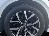 Gebraucht VW Passat 156 PS (114 kW) 2022 Oryxweiß perlmutteffekt (metallic) Kombi