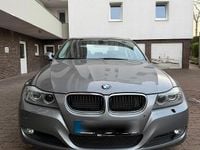 Gebraucht BMW 320 170 PS (125 kW) 2010 Grau Limousine