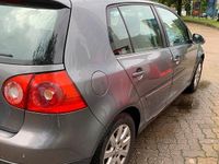 Gebraucht VW Golf V 116 PS (85 kW) 2005 Grau Kleinwagen