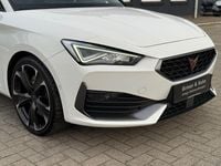 Second-hand Cupra Leon VZ 245 CP (180 kW) 2022 Alb Break