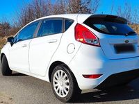 Gebraucht Ford Fiesta Trend 80 PS (58 kW) 2015 Weiß Kleinwagen