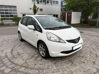 Gebraucht Honda Jazz Trend 90 PS (66 kW) 2009 Weiß Kleinwagen