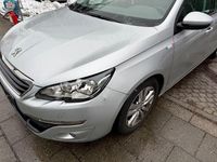 Gebraucht Peugeot 308 SW Active 120 PS (88 kW) 2015 Grau Kombi