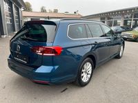Gebraucht VW Passat Business 150 PS (110 kW) 2023 Blau Kombi