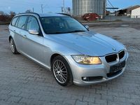 Gebraucht BMW 318 143 PS (105 kW) 2011 Silber Kombi