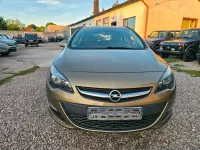 Gebraucht Opel Astra Edition 101 PS (74 kW) 2013 Braun Kombi