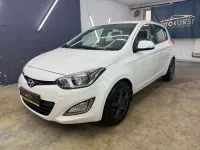 Gebraucht Hyundai i20 Style 101 PS (74 kW) 2014 Weiß Kleinwagen