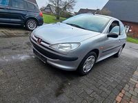 Gebraucht Peugeot 206 60 PS (44 kW) 1999 Silber Kleinwagen