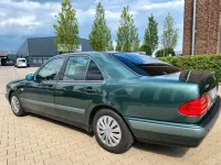 Second-hand Mercedes E230 150 CP (110 kW) 1996 Verde Berlinǎ