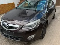 Gebraucht Opel Astra 110 PS (80 kW) 2011 Braun Kombi