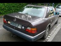 Gebraucht Mercedes E250 85 PS (62 kW) 1991 Violet Limousine