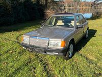 Gebraucht Mercedes 190 72 PS (52 kW) 1988 Gold Limousine