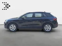 Gebraucht Audi Q3 Basis 150 PS (110 kW) 2023 Mythosschwarz metallic SUV