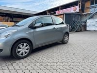Gebraucht Toyota Yaris 70 PS (51 kW) 2006 Silber Kleinwagen
