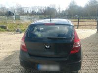 Gebraucht Hyundai i30 109 PS (80 kW) 2010 Schwarz Kleinwagen