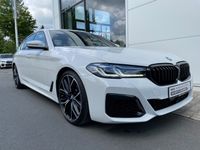 Gebraucht BMW M550 Efficient Dynamics 530 PS (389 kW) 2021 Weiss Limousine