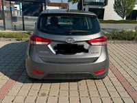 Gebraucht Hyundai ix20 Classic 90 PS (66 kW) 2012 Grau Kleinwagen