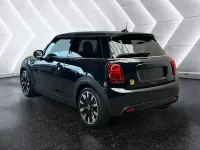 Gebraucht Mini Cooper SE 135 kW (184 PS) 2023 Schwarz Kleinwagen