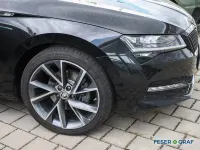 Gebraucht Skoda Superb SportLine 200 PS (147 kW) 2023 Black magic perleffekt Kombi