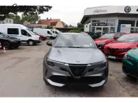 Neu Alfa Romeo Junior Sprint 145 PS (106 kW) 2026 Schwarz SUV