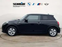 Używany Mini Cooper Essential 136 KM (100 kW) 2024 Czarny Hatchback