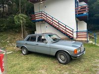 Gebraucht Mercedes E230 136 PS (100 kW) 1981 Silber Limousine