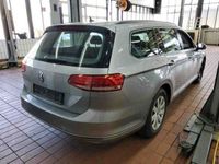 gebraucht VW Passat Variant 2.0 TDI Navi Anhängerkupplung ACC Parktronic Sitz