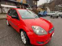 Gebraucht Ford Fiesta 90 PS (66 kW) 2007 Rot Kleinwagen
