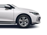 Second-hand VW Golf VIII Life 116 CP (85 kW) 2024 Alb Berlinǎ
