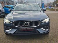 Gebraucht Volvo V60 455 PS (334 kW) 2022 Blau Kombi