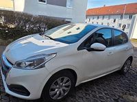 Gebraucht Peugeot 208 Style 82 PS (60 kW) 2016 Weiß Kleinwagen