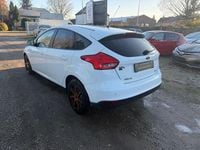 Gebraucht Ford Focus Business Edition 101 PS (74 kW) 2015 Weiß Limousine