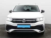 Gebraucht VW Tiguan Allspace R-line 193 PS (141 kW) 2024 Oryxweiß perlmutteffekt SUV