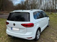 Gebraucht VW Touran Highline 150 PS (110 kW) 2018 Weiß Van / Kleinbus
