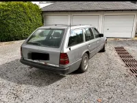Gebraucht Mercedes E300 179 PS (131 kW) 1989 Grau Kombi