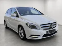 Gebraucht Mercedes B180 122 PS (89 kW) 2013 Calcitweiss/zirrusweiss Van / Kleinbus