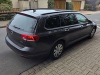 Gebraucht VW Passat Basis 150 PS (110 kW) 2022 Grau Kombi