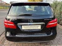 Gebraucht Mercedes B200 156 PS (114 kW) 2015 Schwarz Van / Kleinbus