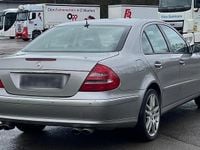 Usado Mercedes E320 224 HP (164 kW) 2003 Cinzento Sedan