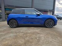 Gebraucht Mini Cooper SE 160 kW (218 PS) 2024 Blazing blue Kleinwagen