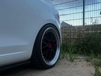 Gebraucht VW Golf VI 105 PS (77 kW) 2010 Weiß Kleinwagen