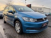 Gebraucht VW Touran Trendline 110 PS (80 kW) 2018 Blau Van / Kleinbus