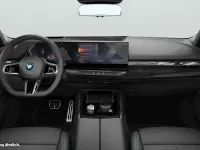 Gebraucht BMW 550e M Sport 489 PS (359 kW) 2025 Rot Kombi