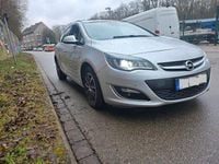 Gebraucht Opel Astra Edition 131 PS (96 kW) 2013 Silber Kombi