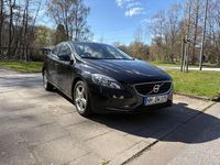 Gebraucht Volvo V40 You! 120 PS (88 kW) 2016 Schwarz Limousine