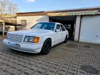 Gebraucht Mercedes E230 131 PS (96 kW) 1988 Weiß Limousine