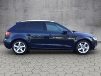 Gebraucht Audi A3 Sport 116 PS (85 kW) 2018 Blau Limousine