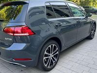 Gebraucht VW Golf VII Sound 150 PS (110 kW) 2017 Grau Limousine