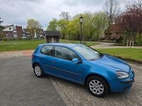 Usata VW Golf IV 90 CV (66 kW) 2004 Blu Berlina